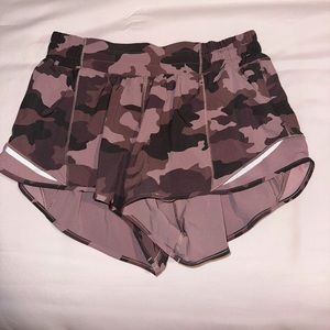 Lululemon Hotty Hot 2.5” Shorts